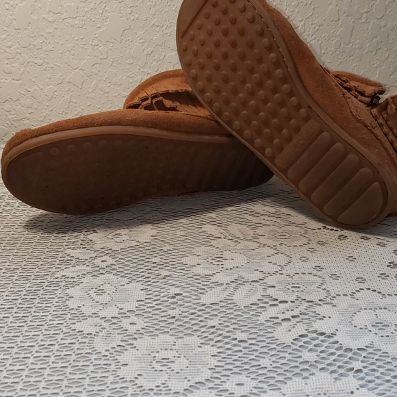 Minnetonka moccasins - Picture 6 of 7